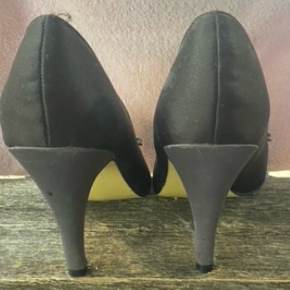Black and Grey Pumps Size 7 - Picture 9 of 12